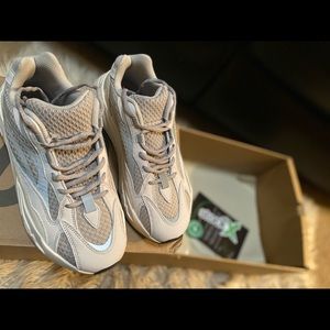 Adidas Yeezy 700 V2 Static